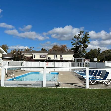 Centennial Motel Sauble Beach Ngoại thất bức ảnh