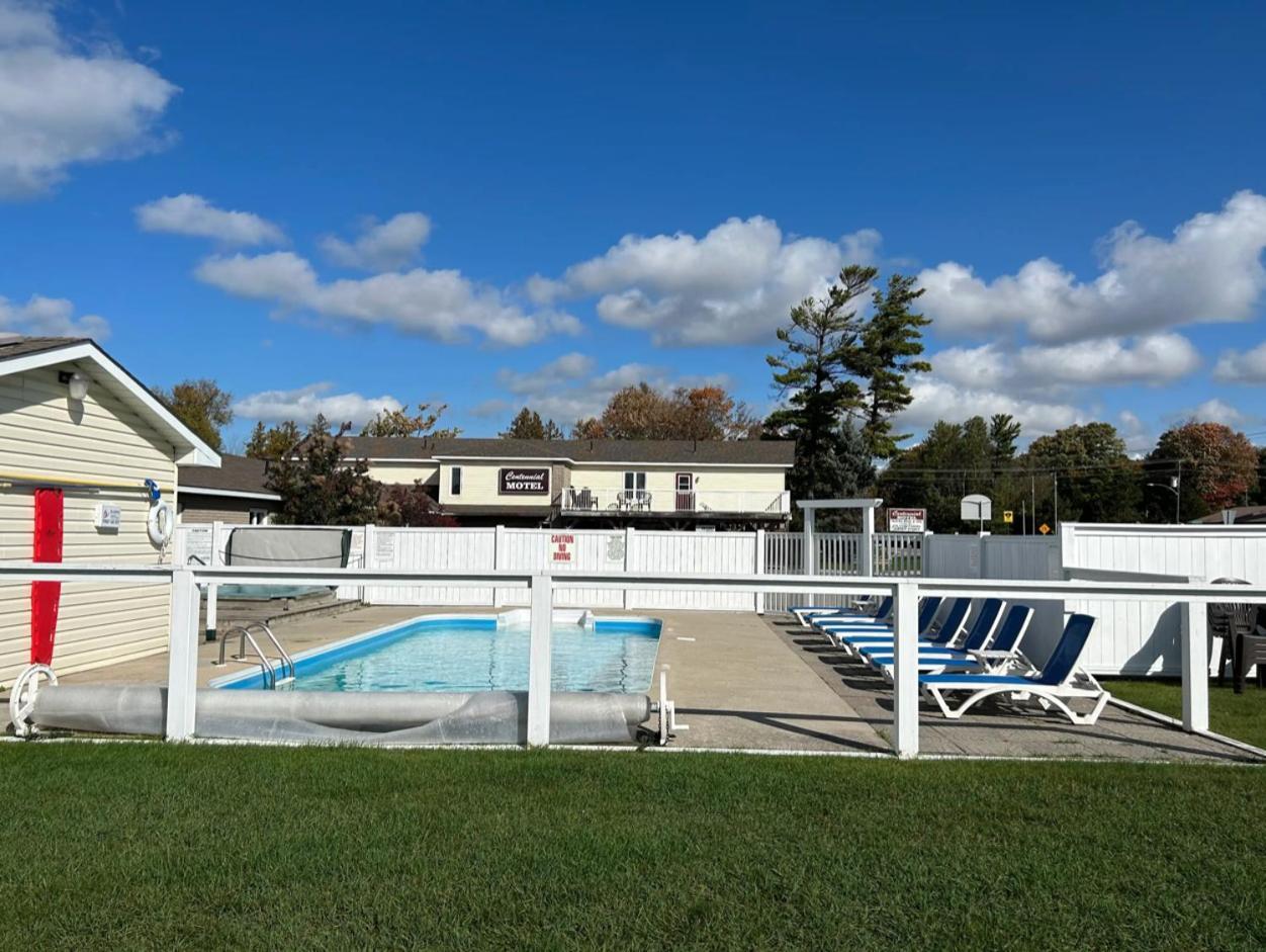 Centennial Motel Sauble Beach Ngoại thất bức ảnh